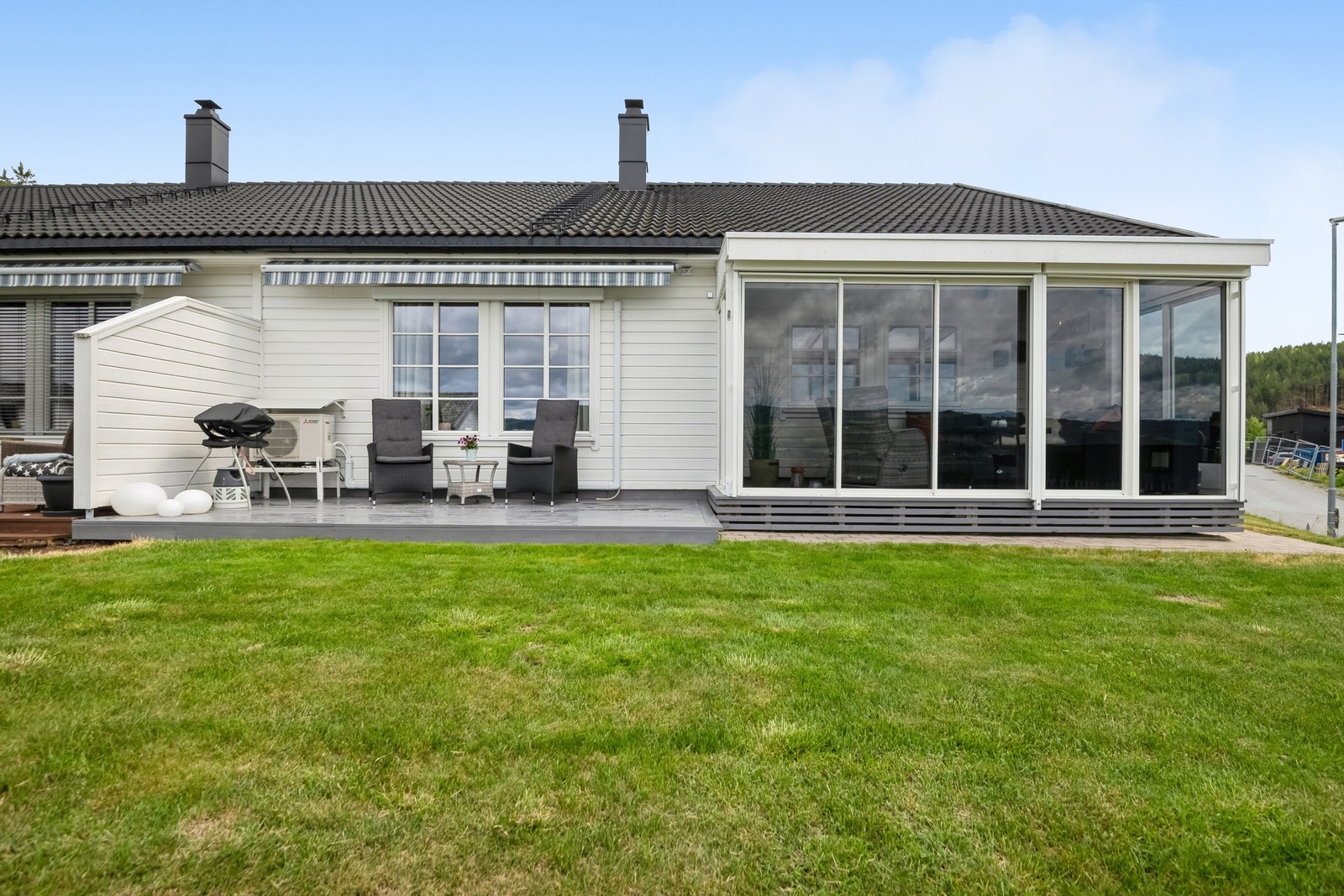 I tilknytning til boligen finner du også en solrik markterrasse på 15 m². Galleribilde