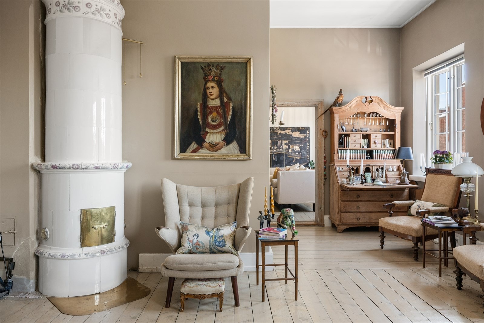 Her er flere av de originale og ærverdige detaljene fra 1800-tallet godt bevart, og dette gir et unikt særpreg! Galleribilde