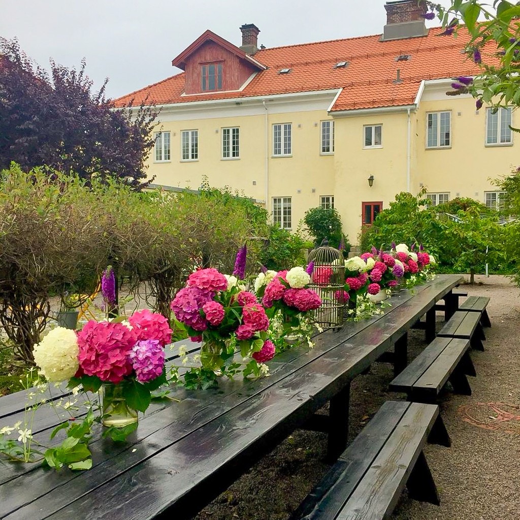 Her har man også et fellesbord som kan benyttes i fellesskap, eller om man ønsker å invitere inn til sosiale lag med familie og venner! Galleribilde