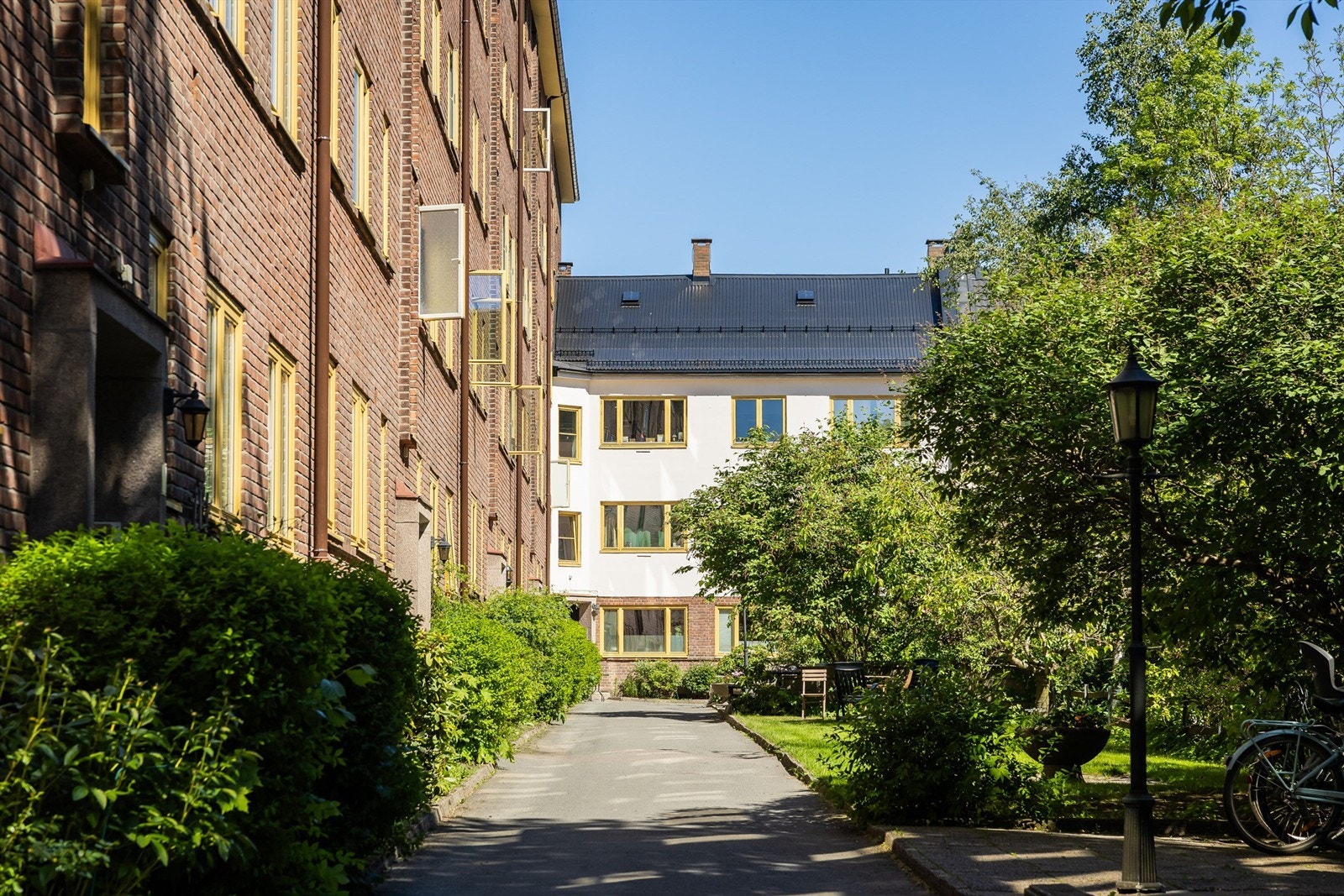 Leiligheten har en svært attraktiv beliggenhet på Sagene med alt av servicetilbud og offentlig kommunikasjon i umiddelbar nærhet. Galleribilde