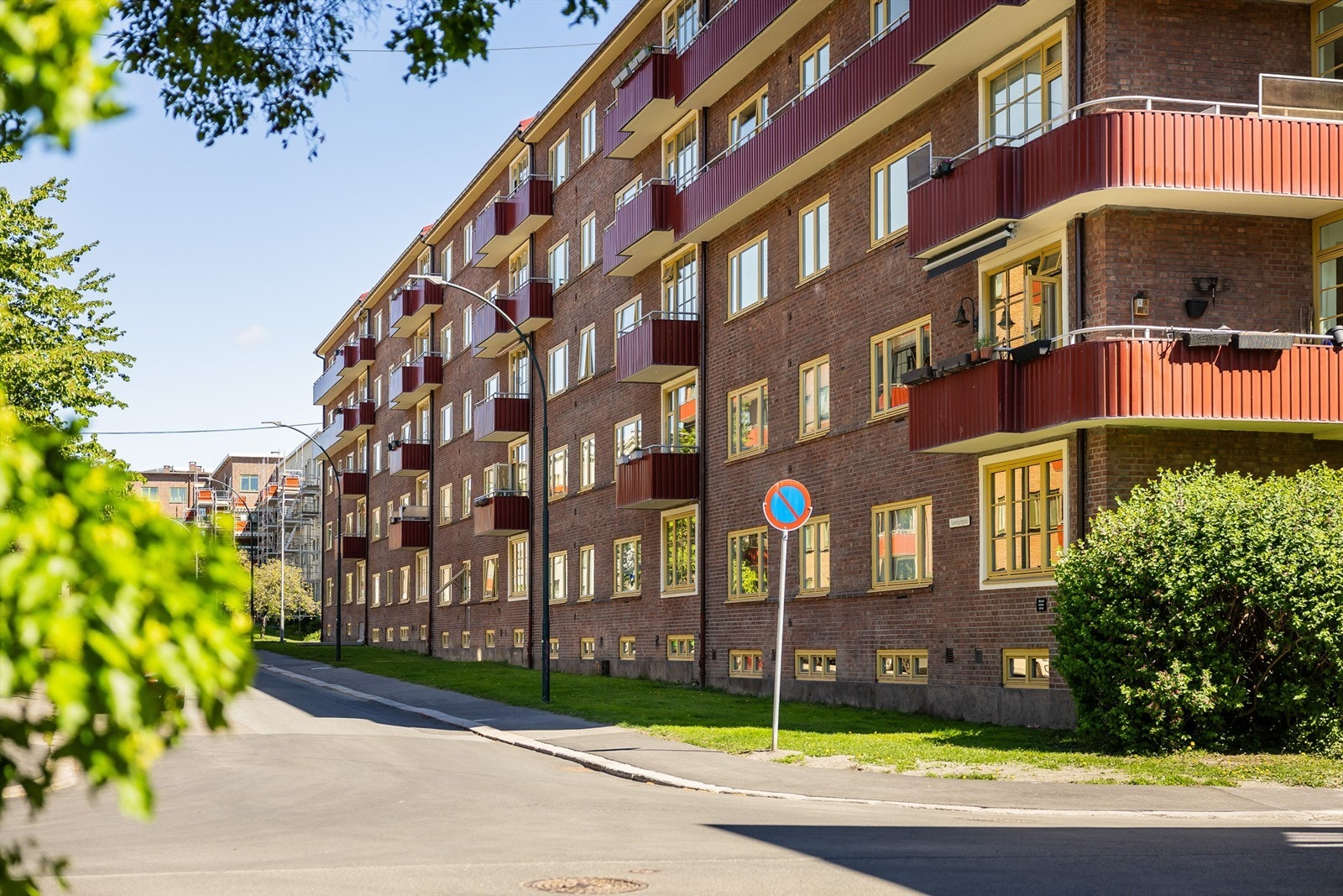 Leiligheten er tilknyttet Sandefjordgata 3 borettslag som består av 81 andelsleiligheter. Borettslaget fremstår ryddig og veldrevet med utfyllende vedlikeholdshistorikk og god økonomi. Galleribilde