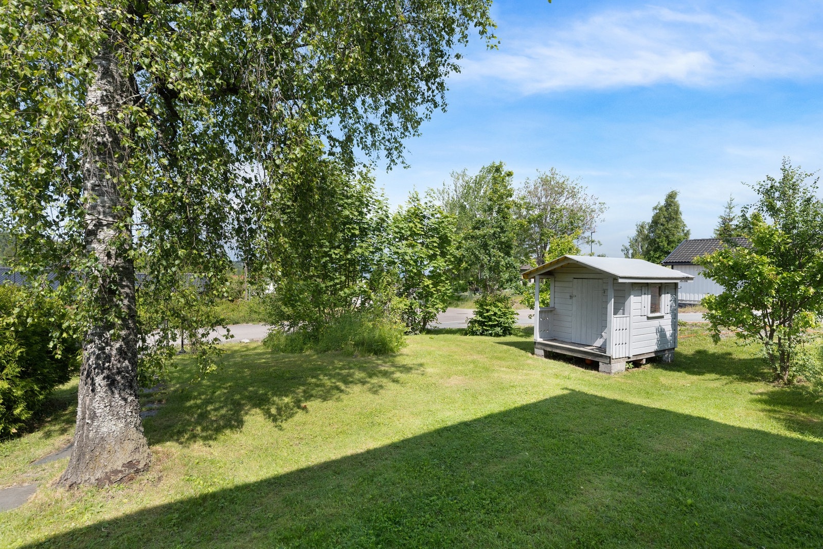 I hagen er det også et lekehus for de minste barna i familien. Galleribilde