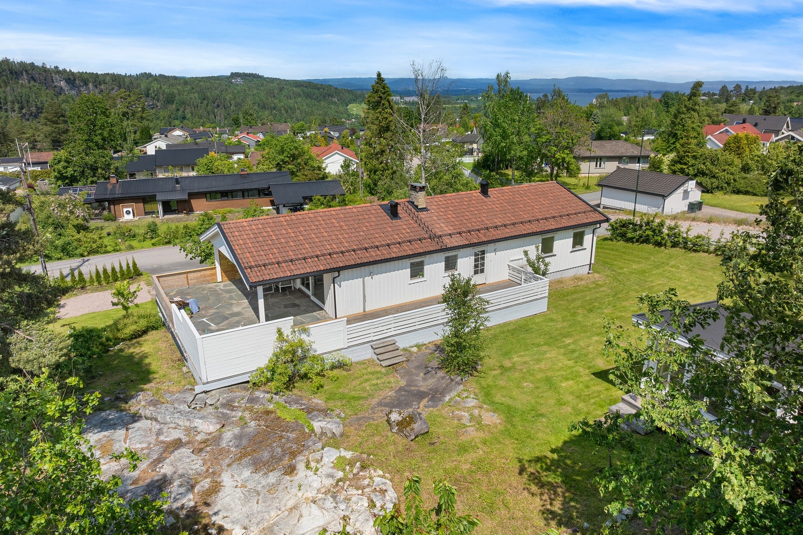 Løvliveien 2 til salgs ved Per Olav Hess - EIE eiendomsmegling. Galleribilde