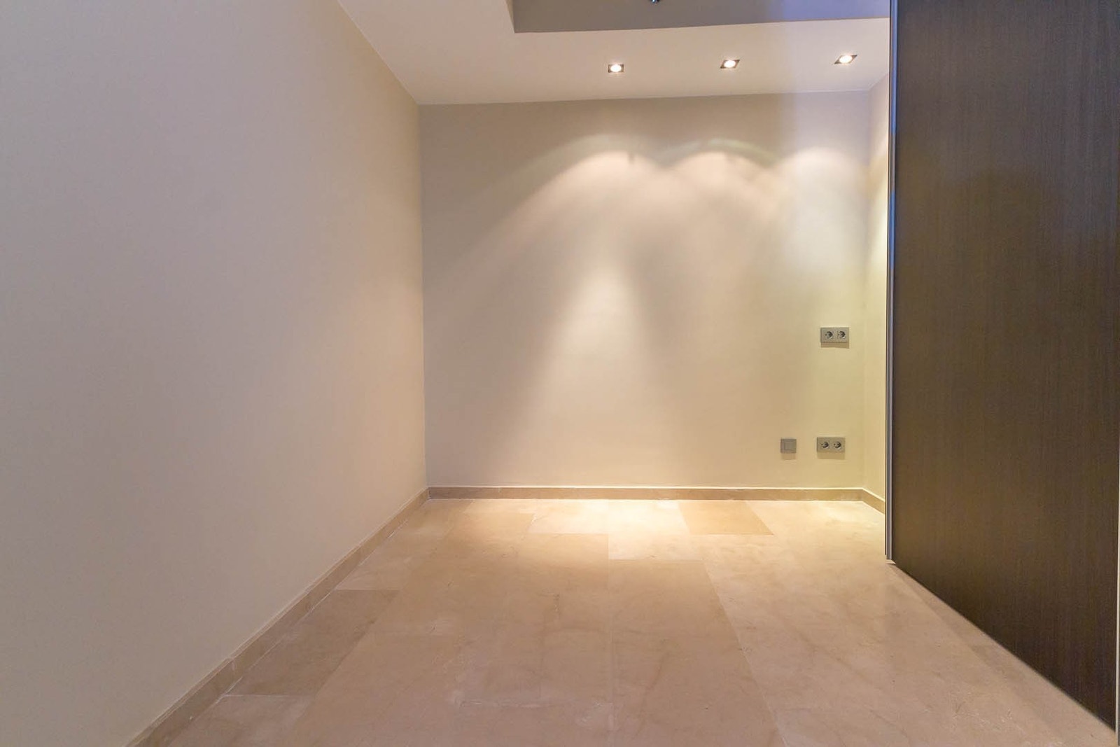 Det private bodrommet er 9,38 m2. Plass til seng eller sovesofa Galleribilde