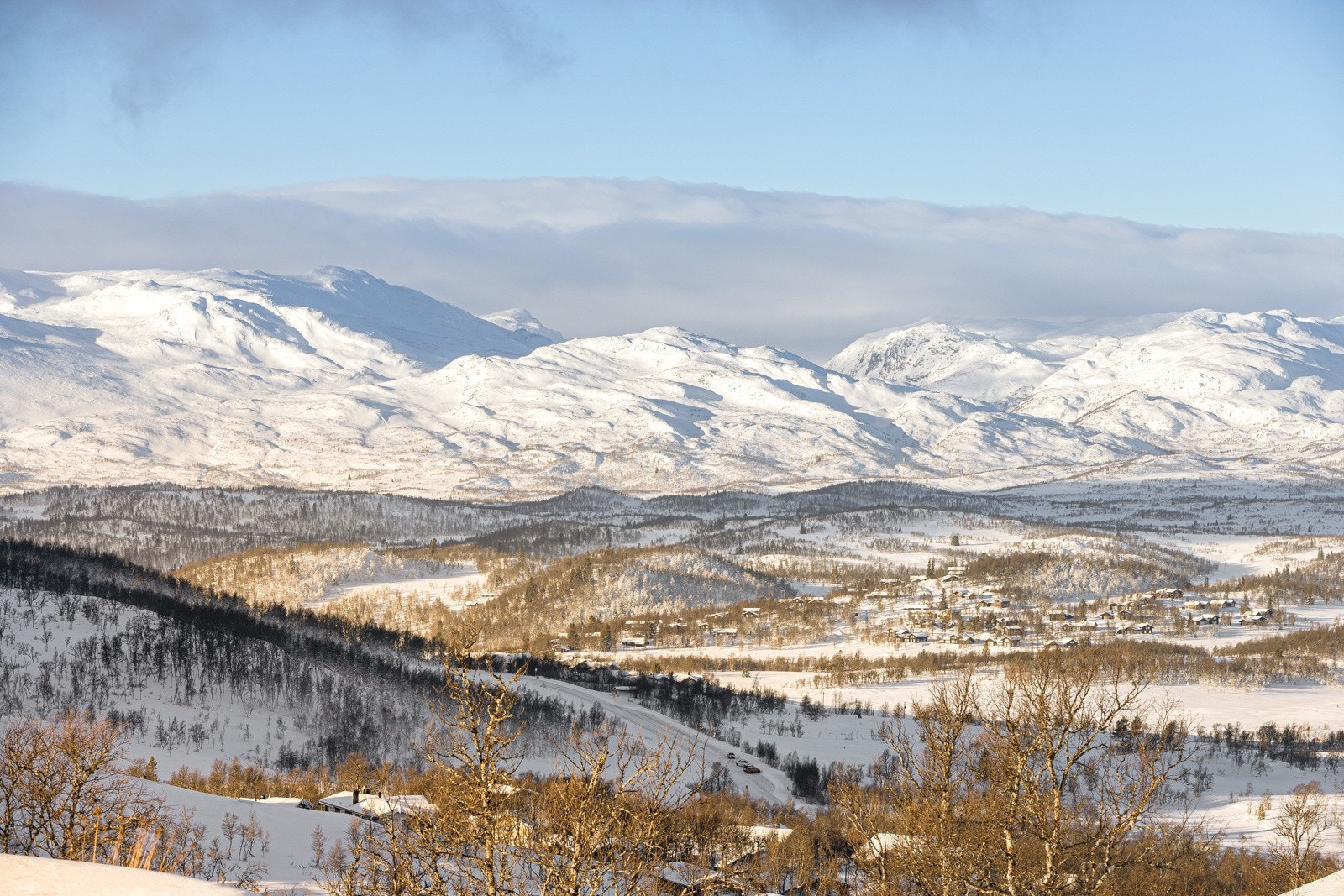 I umiddelbar nærhet fra hytta ligger Silkedalen, preparerte langrennsløyper på 150 km, eventyrlige turområder og fiskevann Galleribilde