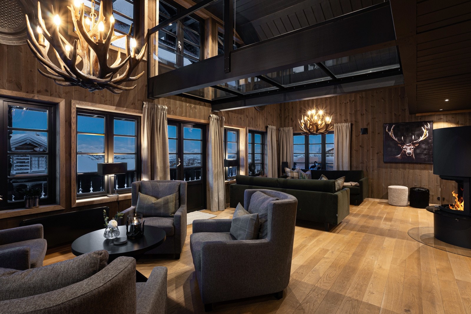 Hytta er innvendig oppusset i samarbeid med Studio Vrengen v/ Berit Vildalen Galleribilde