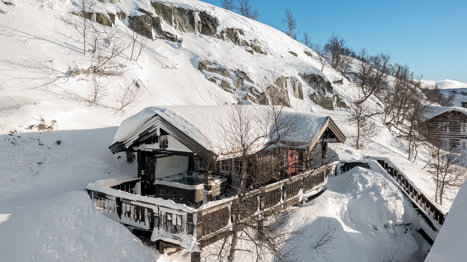 I tillegg til hytta er det ført opp et anneks/badehus Galleribilde