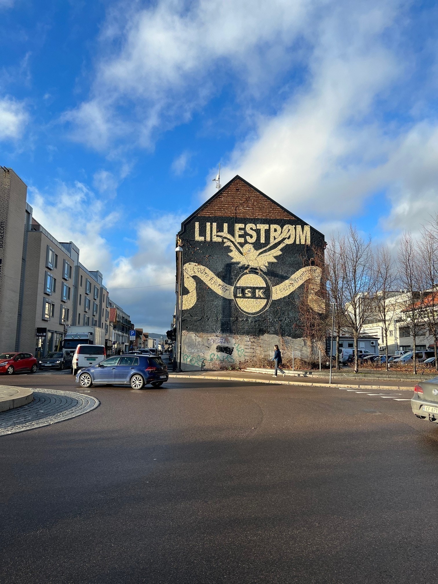 Rett ved innfartsåren til Lillestrøm ligger Voldgata 1. Galleribilde