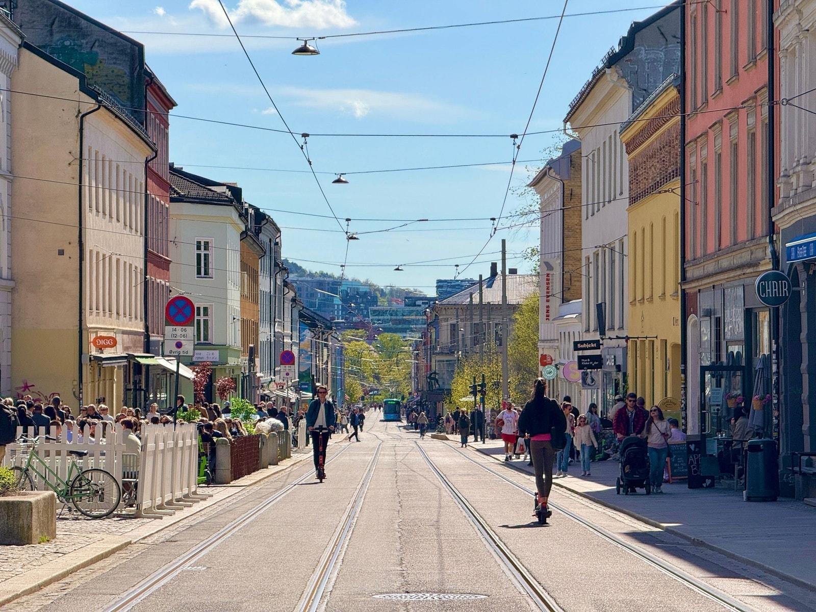 Oppover Grünnerløkka finner du et stort utvalg spisesteder, utesteder og butikker Galleribilde