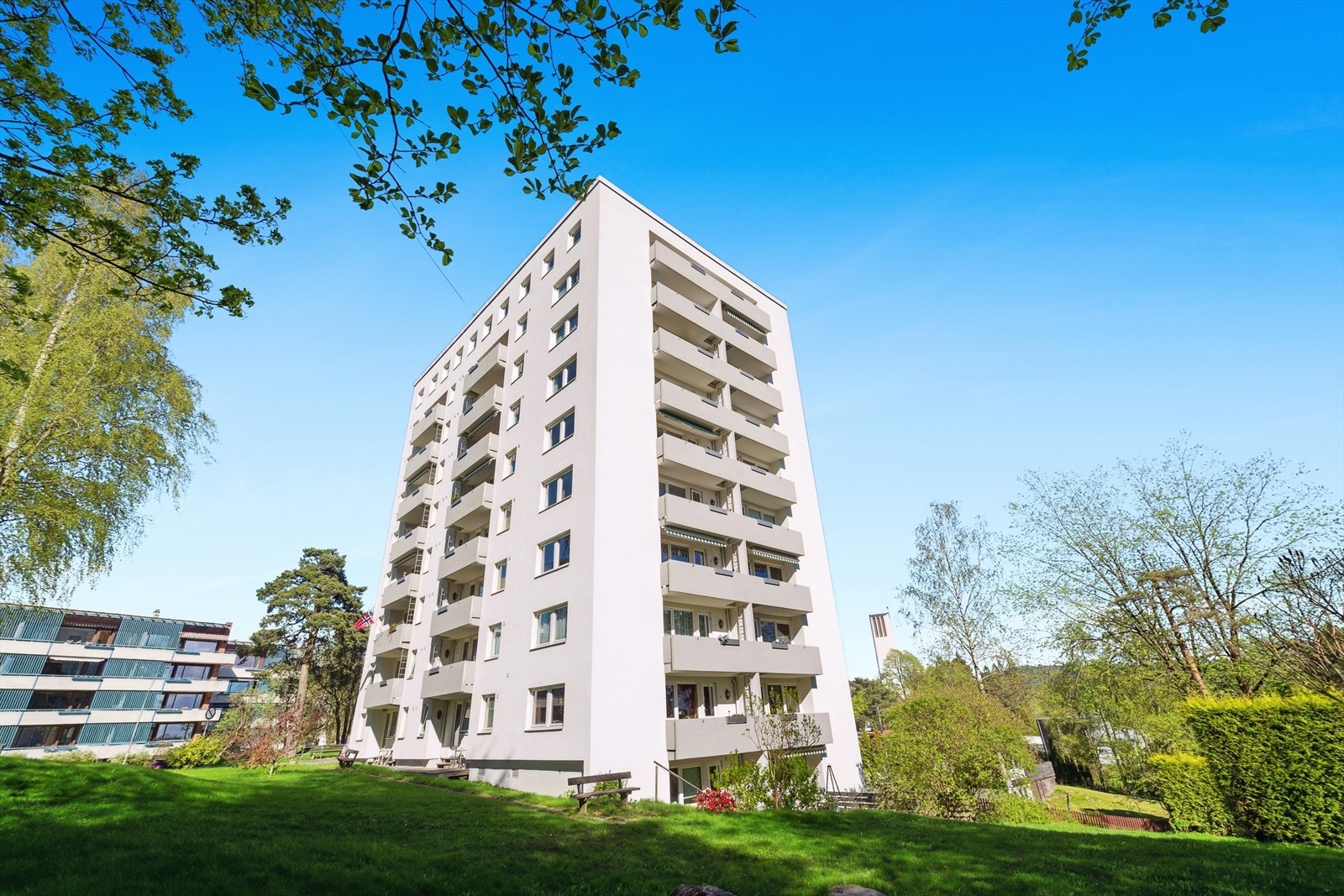 Et herlig sted å bo for deg som ønsker en rolig tilværelse i nærheten av marka og samtidig kort vei unna et pulserende by-liv i Oslo sentrum. Galleribilde