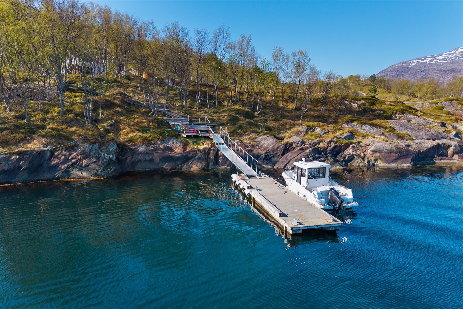 Helårs flyttebrygge på 11m medfølger. Galleribilde