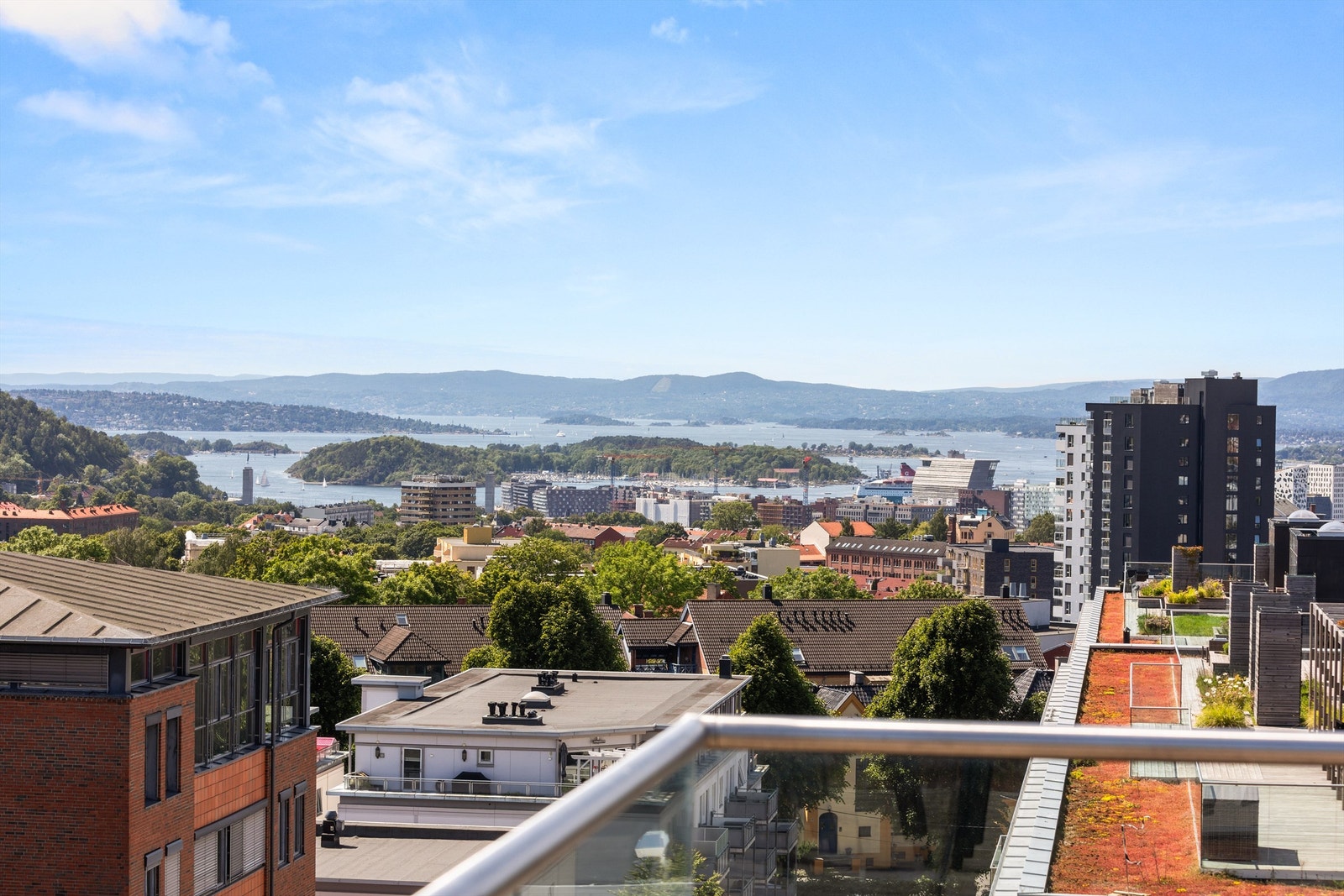 Takterrassen har flott utsikt! Galleribilde