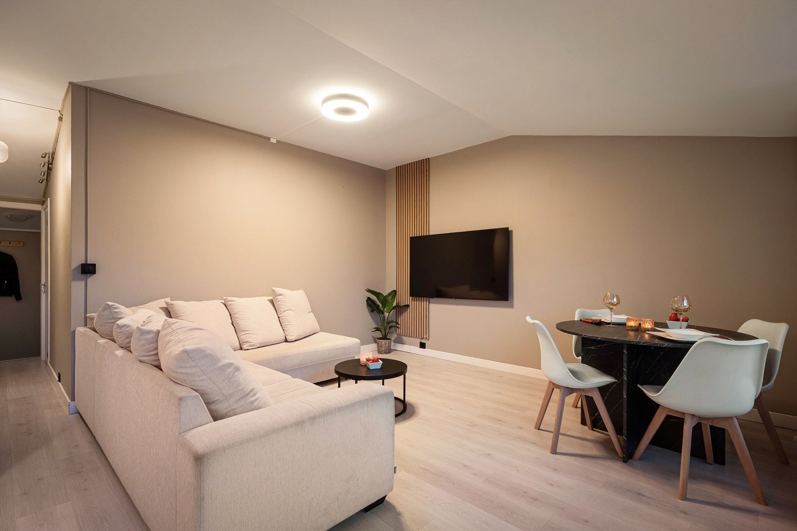 Leiligheten oppvarmes med blant annet en energibesparende varmepumpe. Galleribilde