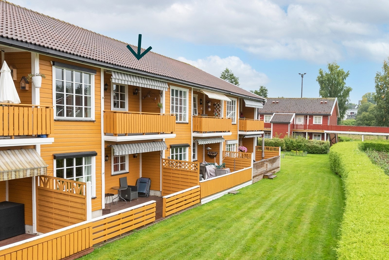 Leiligheten ligger meget sentralt med kort vei til det meste, men samtidig tilbaketrukket på allsidige Ørejordet. Galleribilde