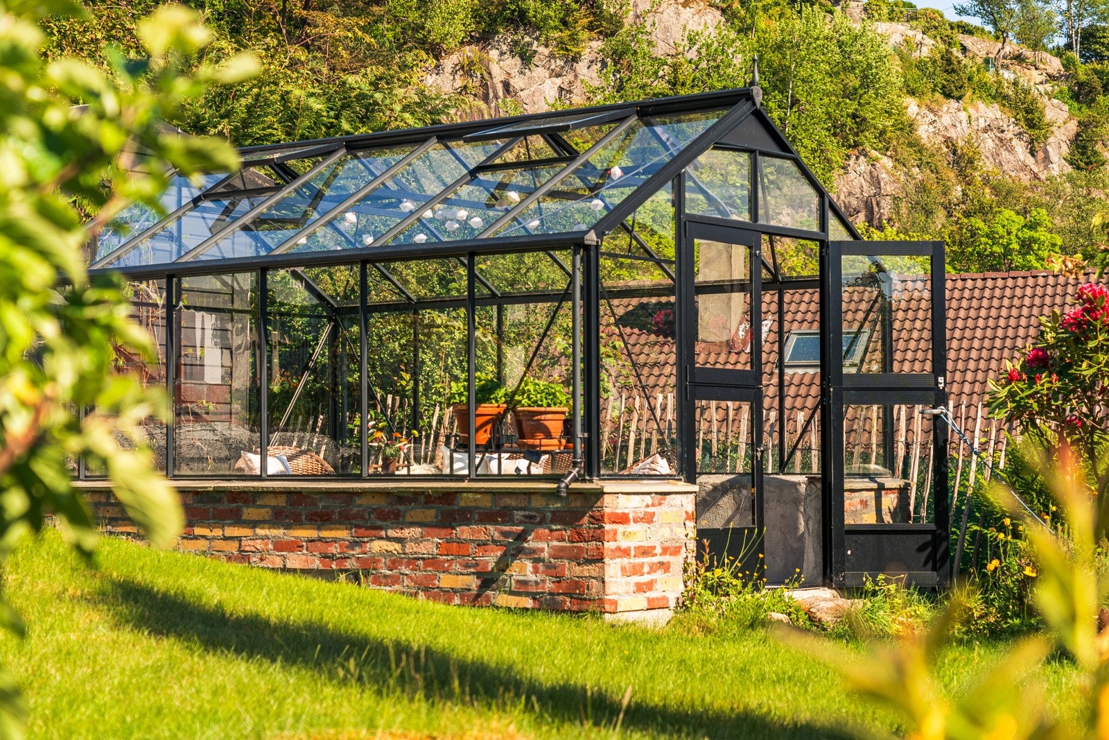 Det er også et drivhus på ca. 11 kvm, som kan innredes etter ønske. Galleribilde