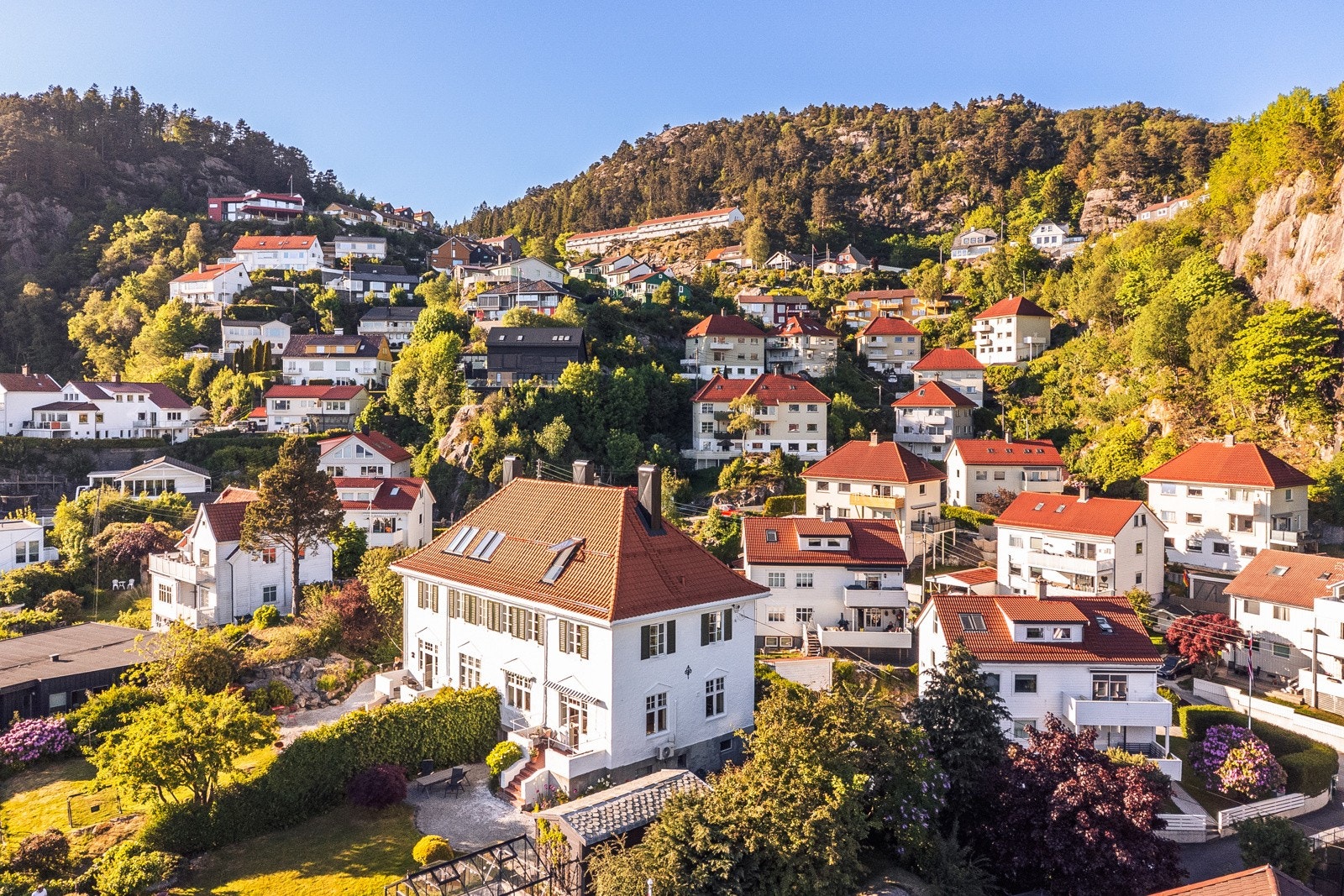 Sentral beliggenhet i fantastisk nabolag. Galleribilde