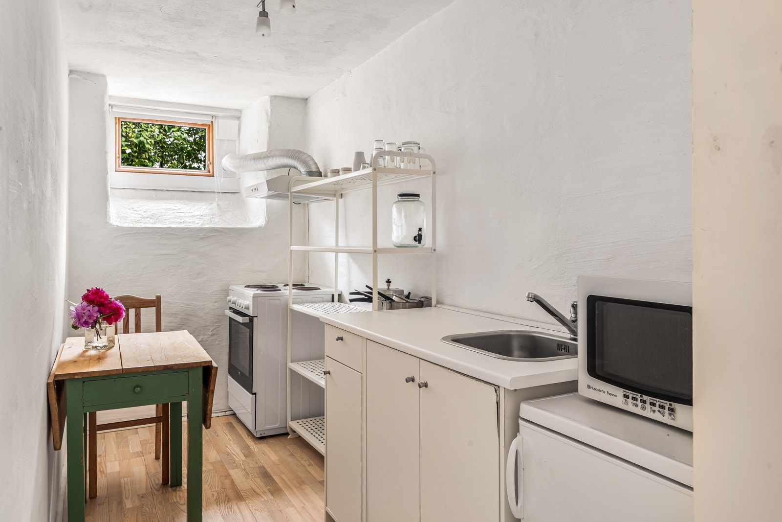 Kjøkken i hybelen. Galleribilde