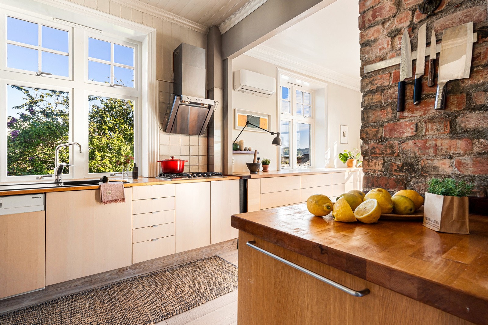 Herfra er det også inngang til kjøkkenet. Galleribilde