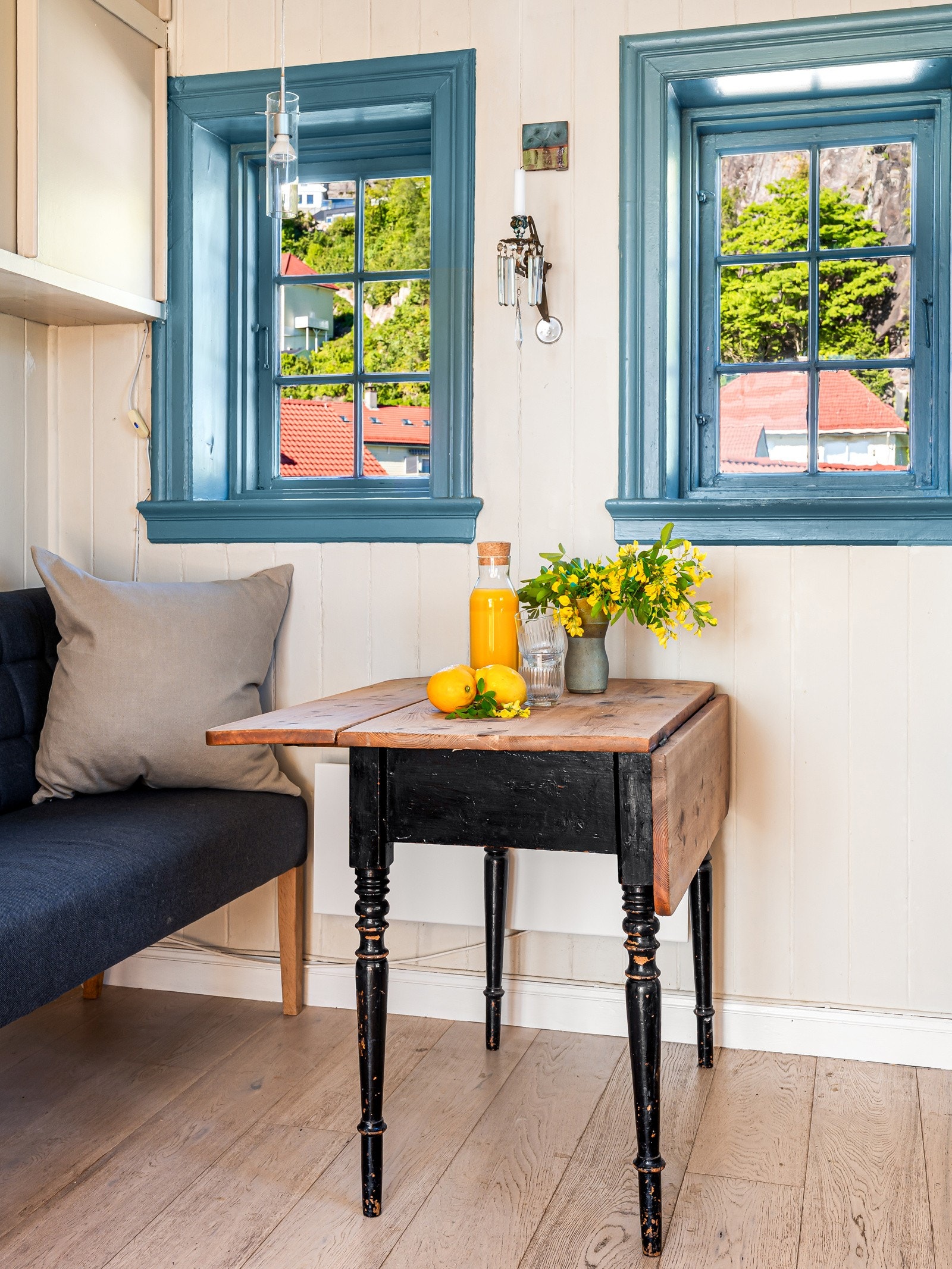 God plass til et mindre spisebord, perfekt for måltidene i farten. Galleribilde