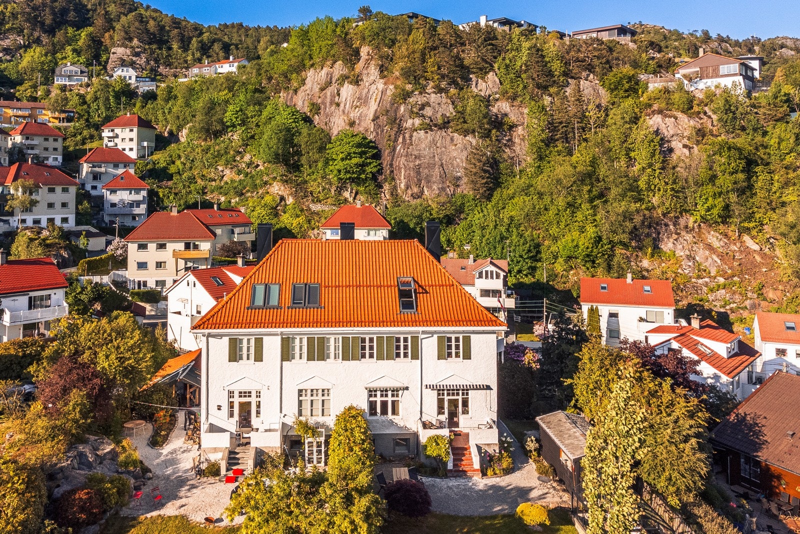 Fredelig og idyllisk eiendom i et attraktivt område i Ytre Sandviken. Galleribilde