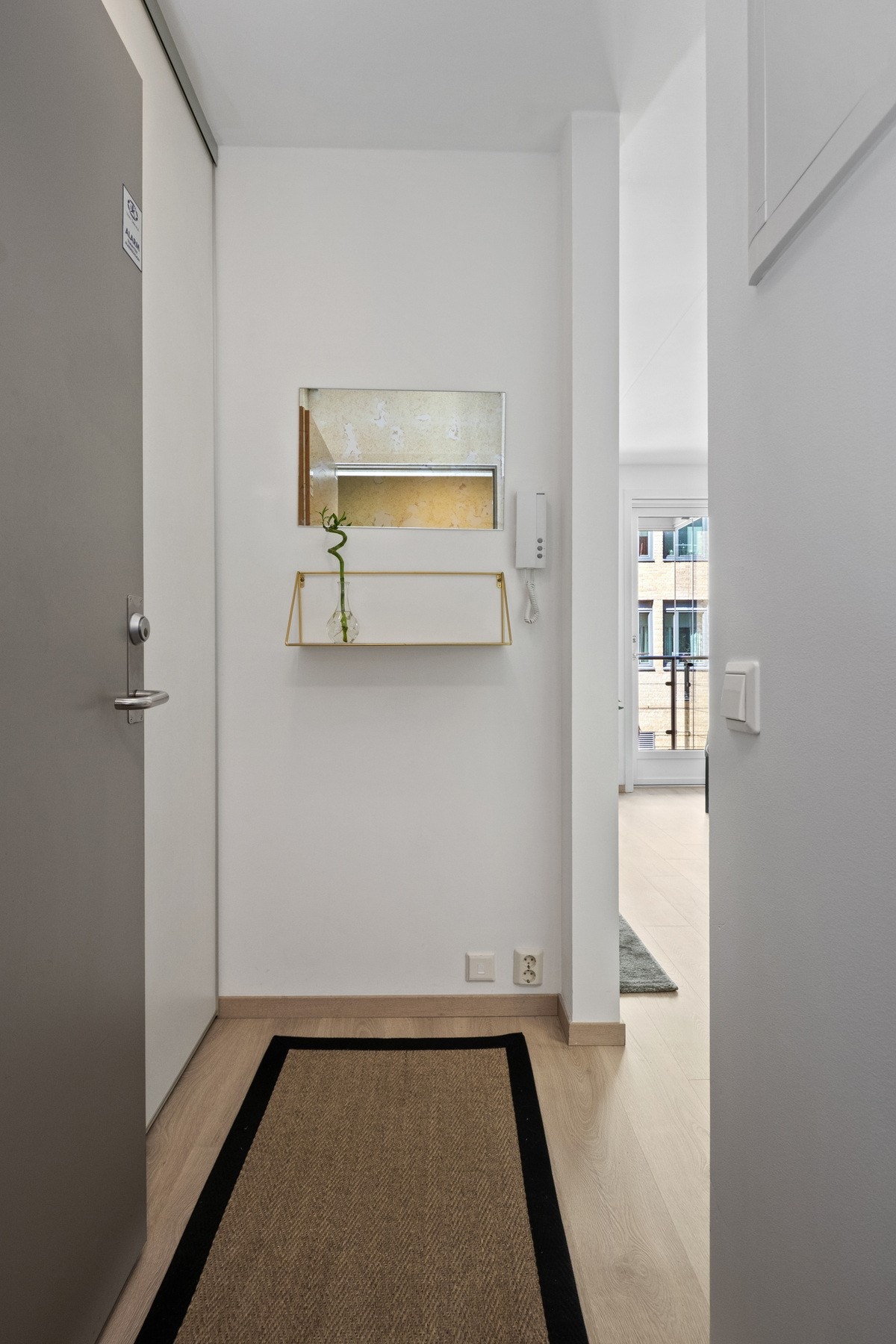 Velkommen inn i en lys og arealeffektiv 2-roms med god planløsning; det perfekte førstegangskjøpet. Galleribilde