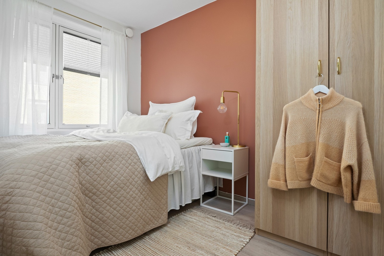 Soverommet ligger i suiteløsning med badet - en behagelig hverdagsluksus. Galleribilde