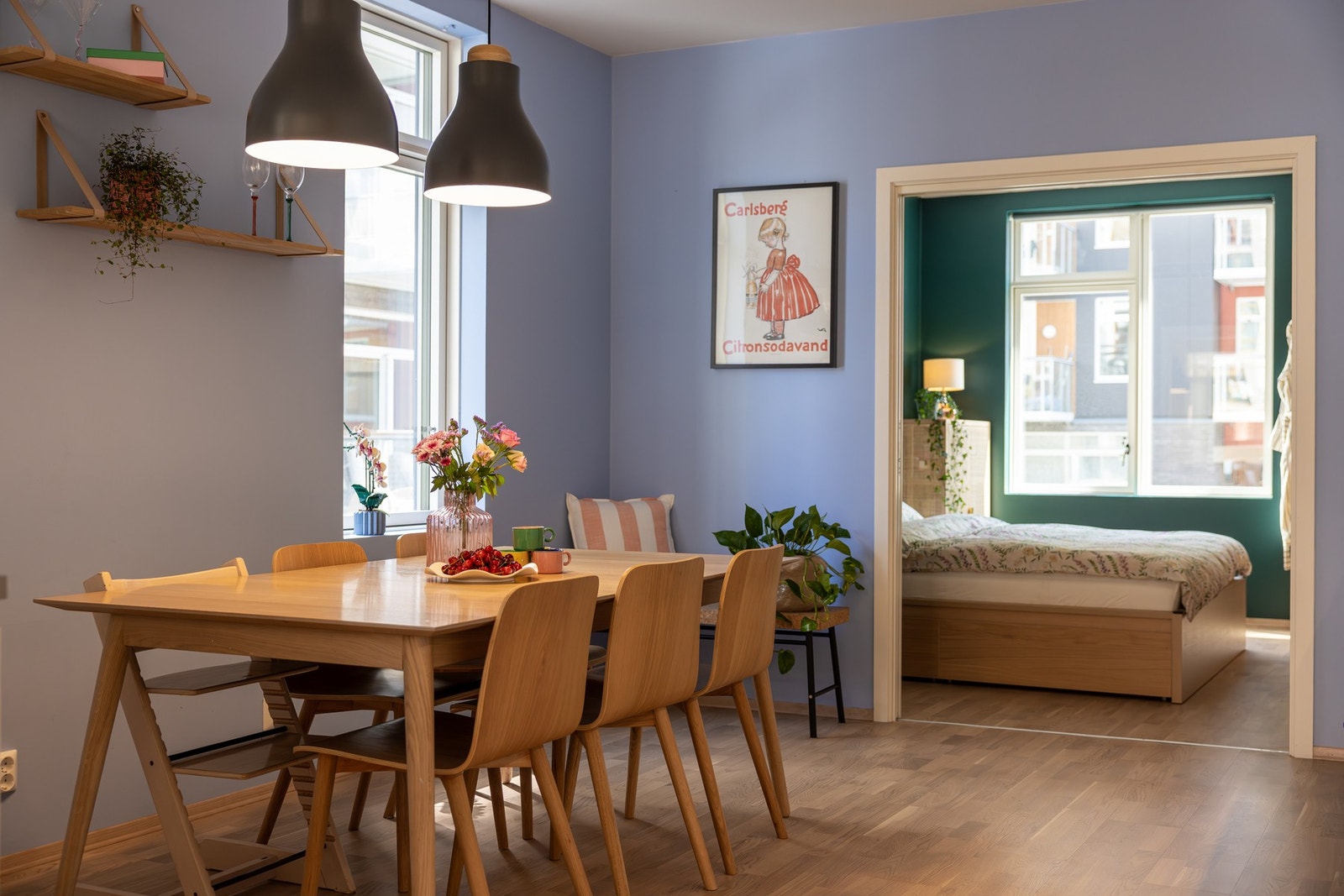 Her er det god plass til å samle venner og familie til hyggelige lag! Galleribilde