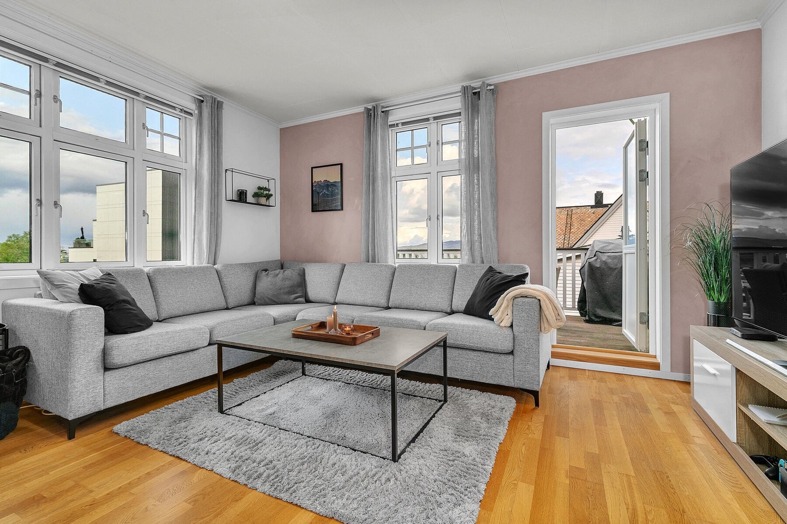 Stue med utgang til balkong Galleribilde