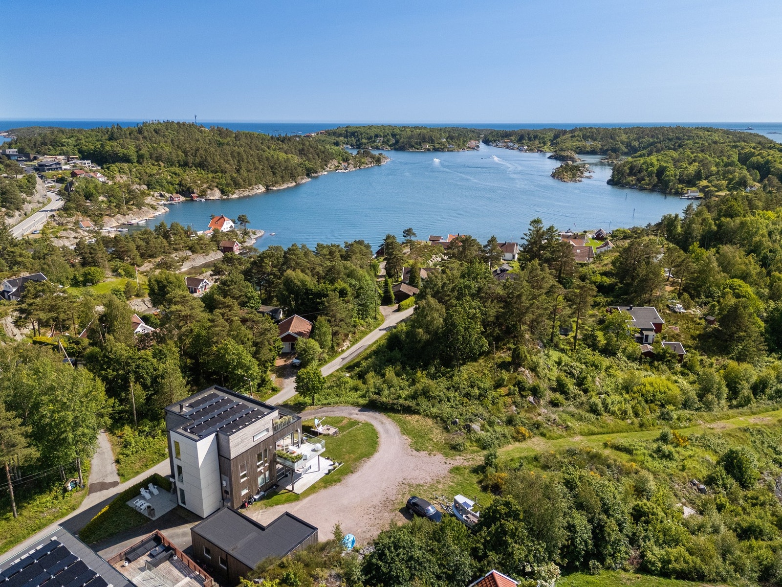 Dronebilde mot Skippergada Galleribilde