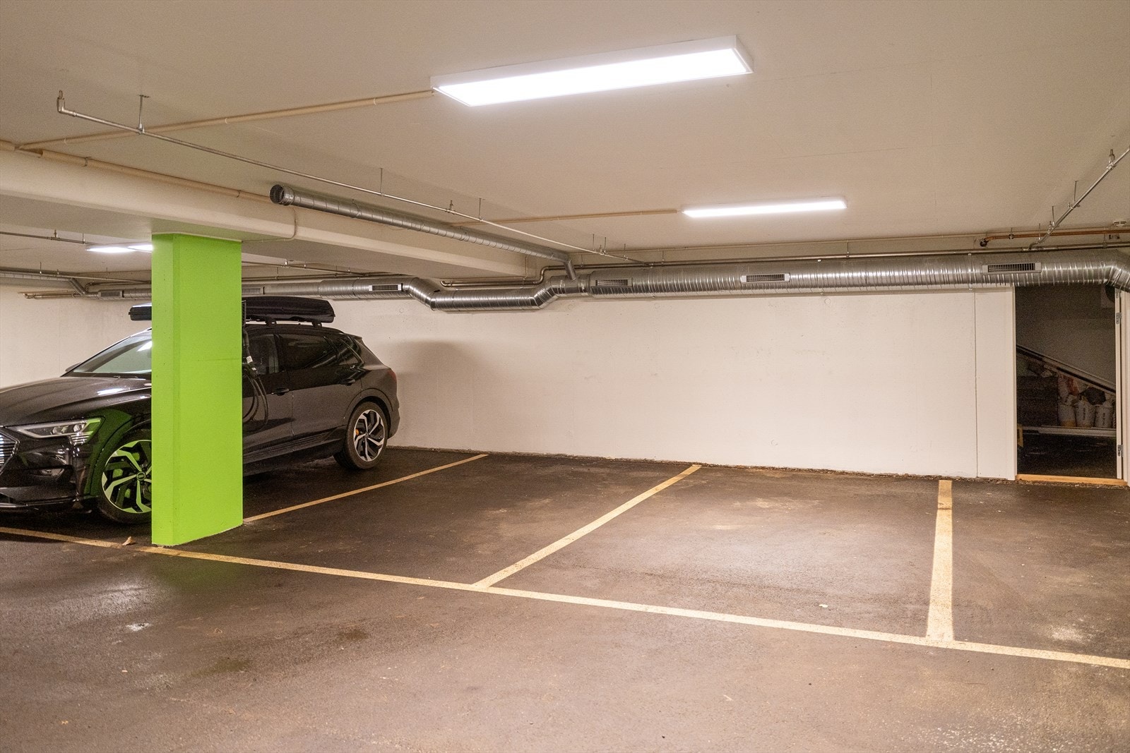 I tillegg medfølger en enkel parkeringsplass. Galleribilde