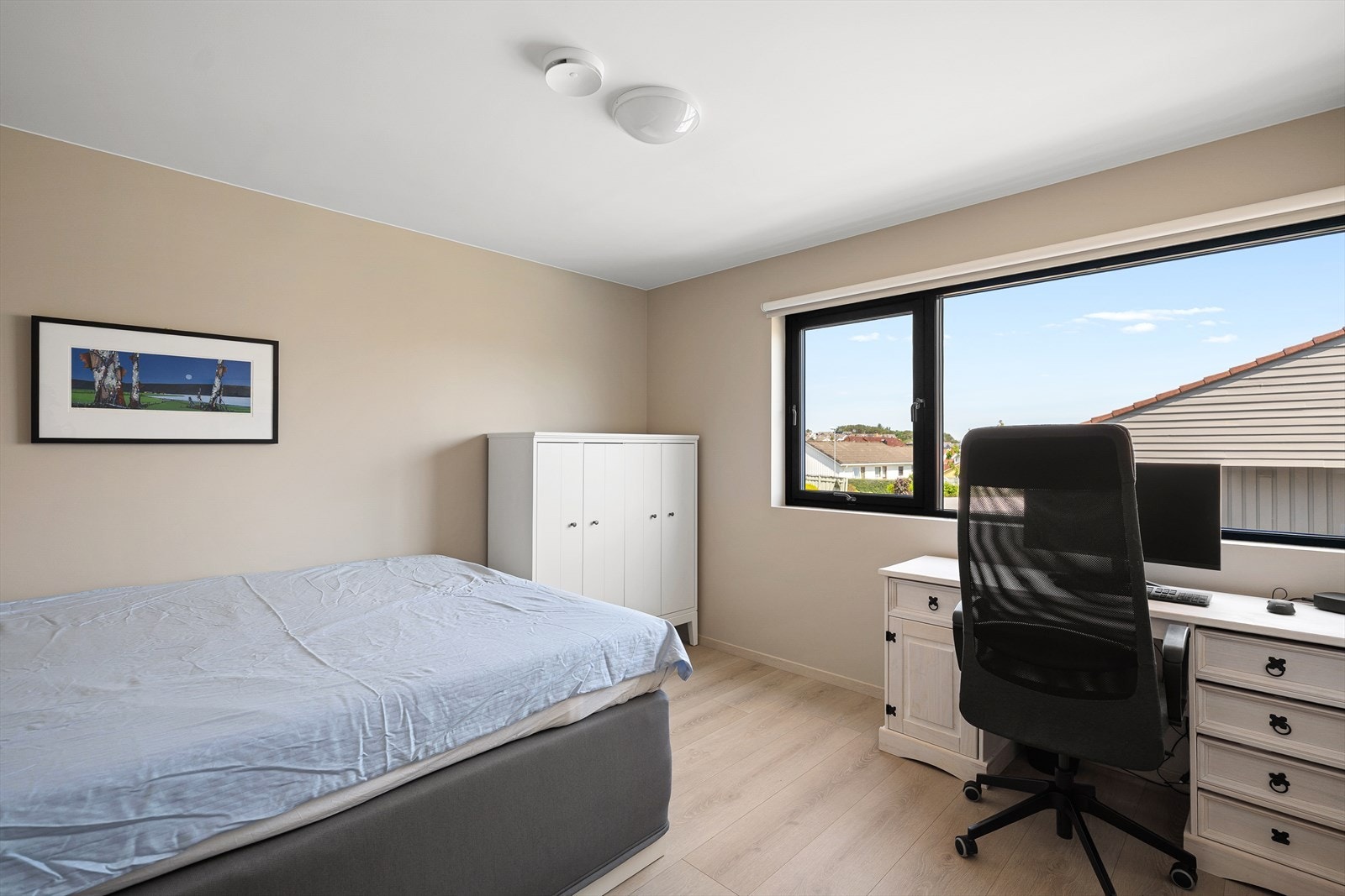 - Det er tre soverom i 1. etasje - Galleribilde