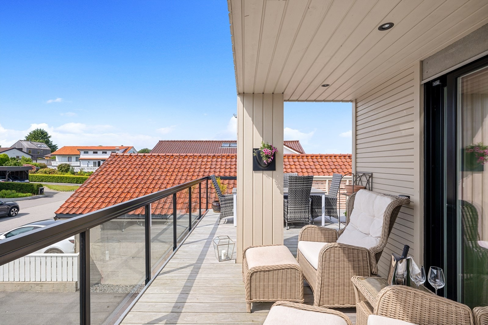 - Utgang til balkong på 33 kvm fra kjøkkenet - Galleribilde