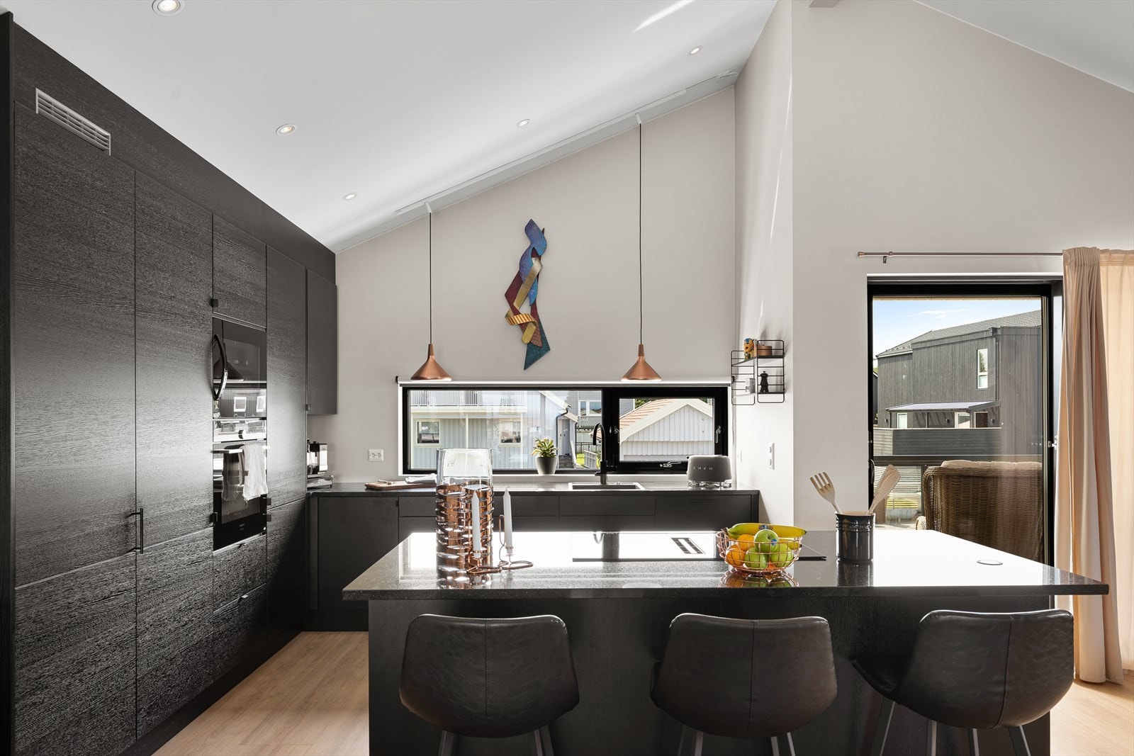 - Kjøkkenet er fra Norema og har benkeplate i granitt - Galleribilde