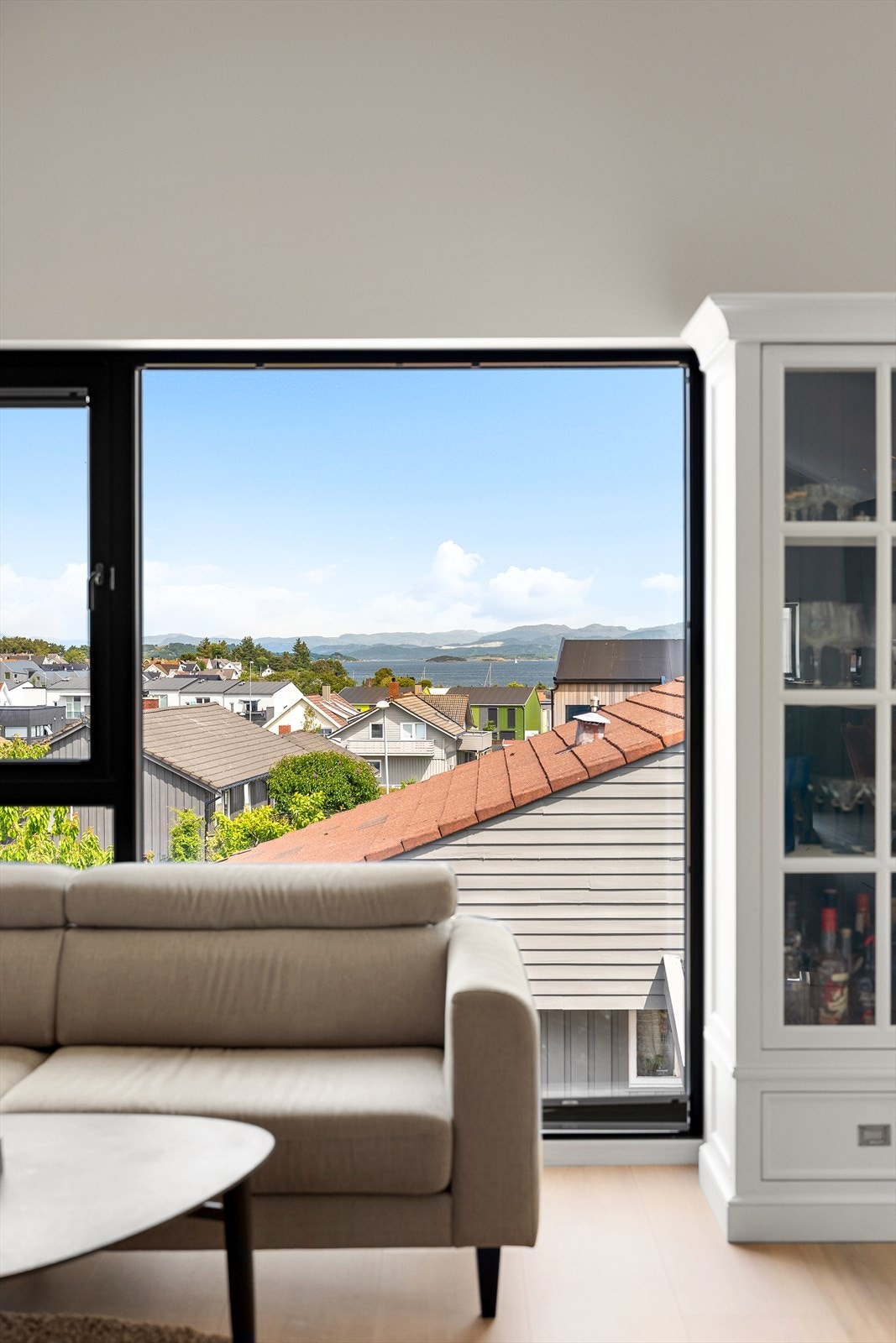 - Utsikt også fra stuen - Galleribilde