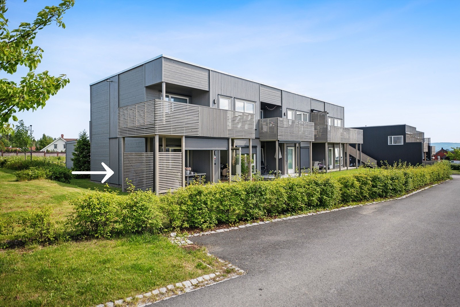 Et hyggelig og pent opparbeidet boligområde. Galleribilde