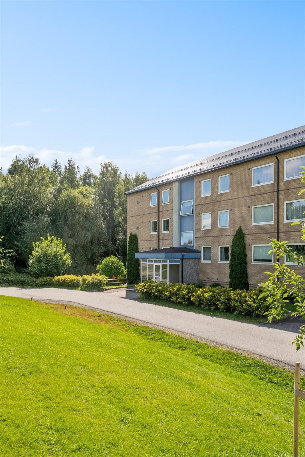 Blokka ligger fint til i et attraktivt boligområde. Galleribilde