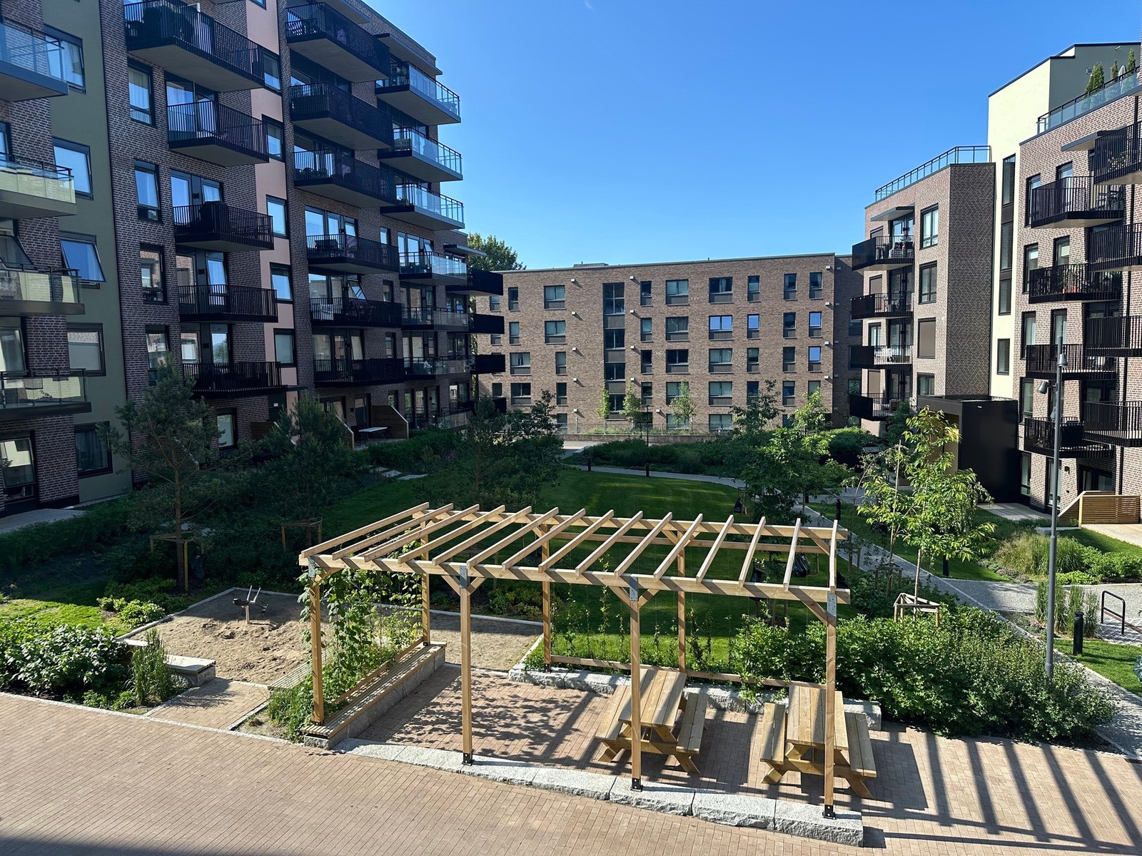 Uteområdet begynner å ta form. Galleribilde