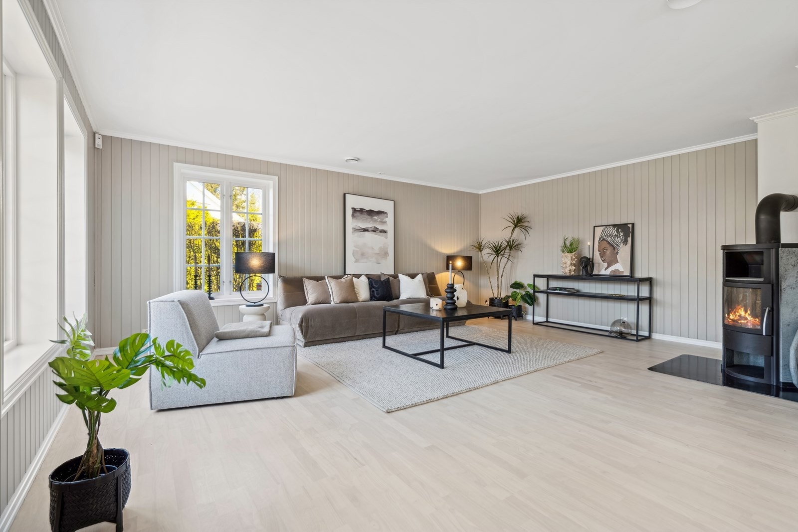Med en stemningsfull Varde kleberstinsovn har man god varme på kaldere dager. Galleribilde