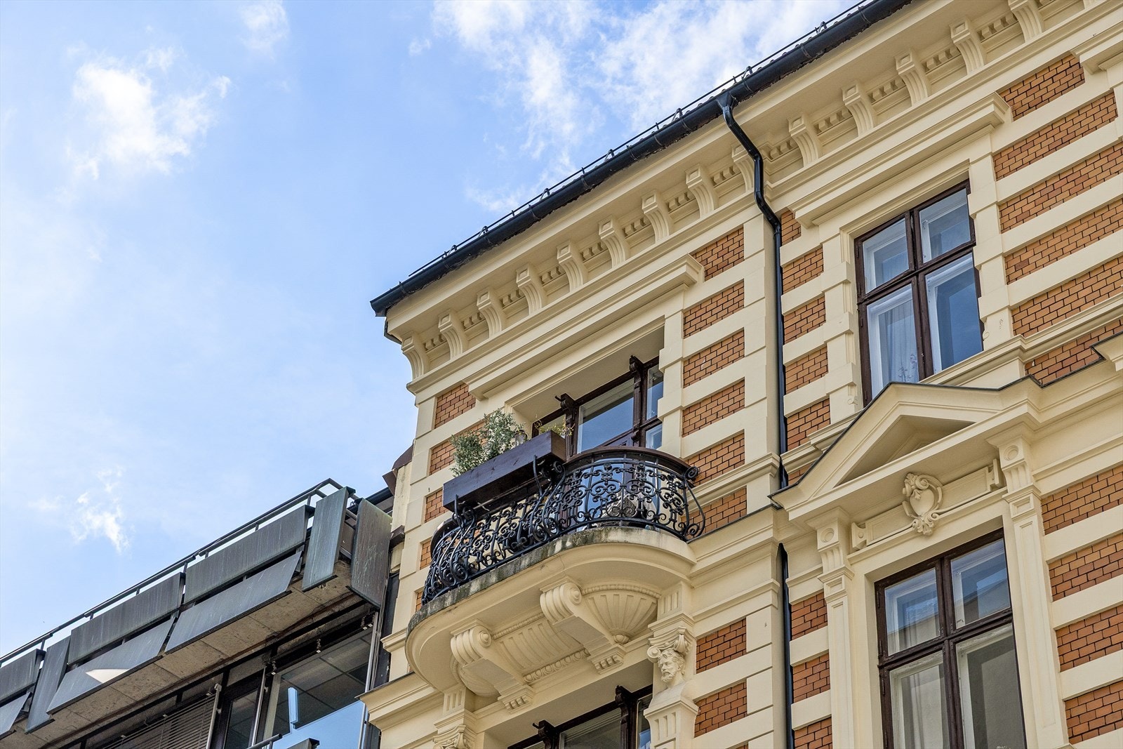 Boligen har en god beliggenhet i byggets 4. etasje Galleribilde