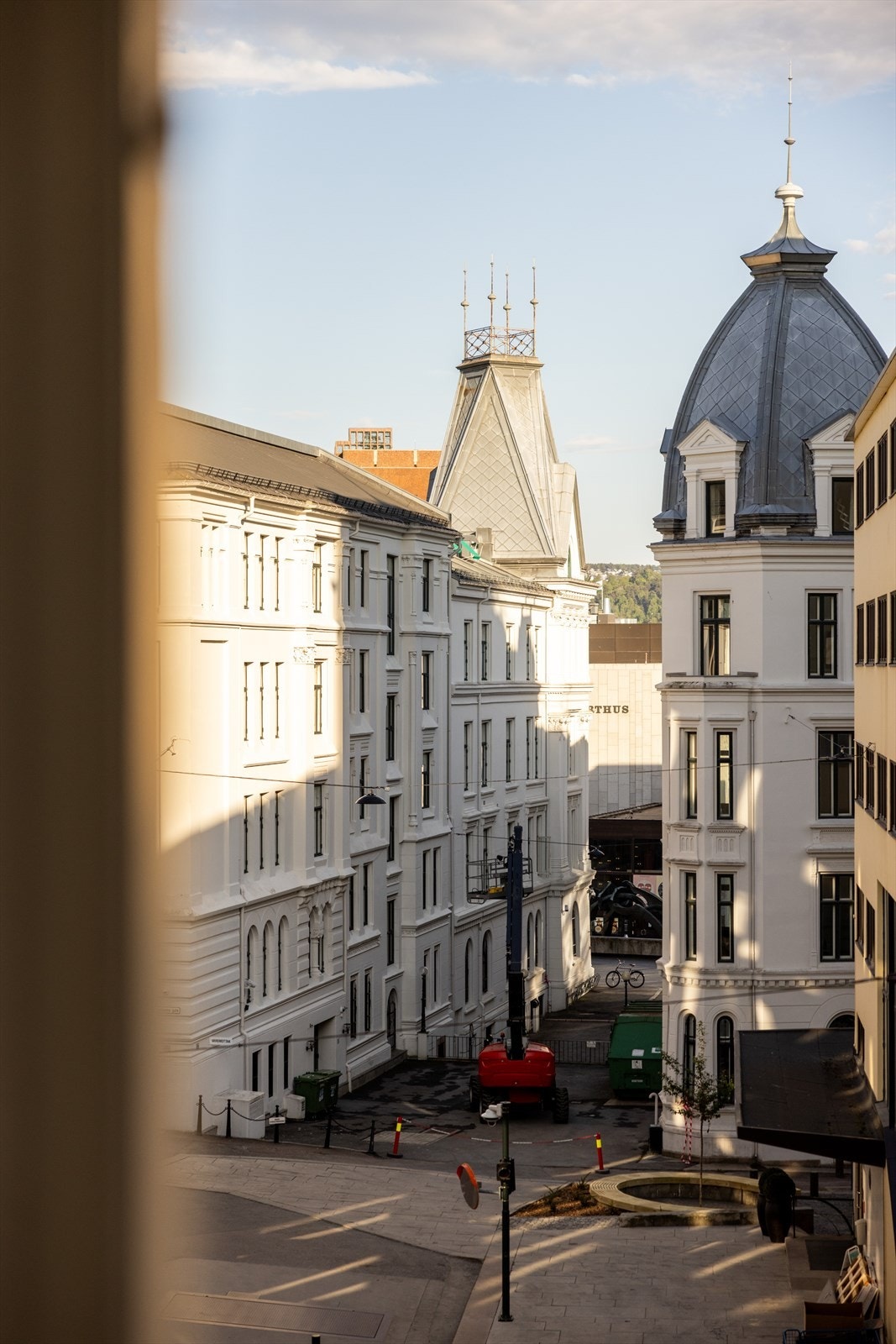 Fra soverommet er det utsikt til konserthuset og helt til Ekeberg! Galleribilde