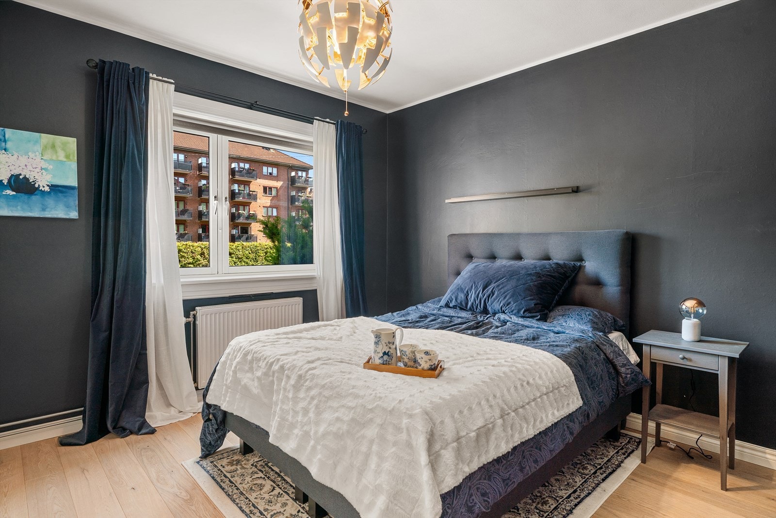 Lunt og trivelig soverom Galleribilde