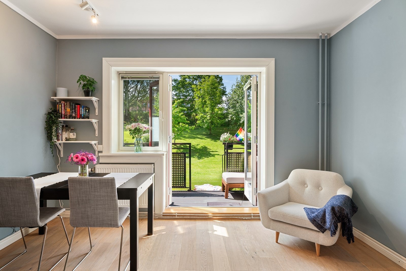 Fra stuen har du adkomst til en svært hyggelig balkong Galleribilde