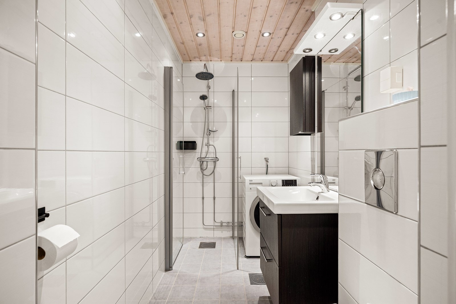 Lyst og delikat baderom fra 2009 Galleribilde