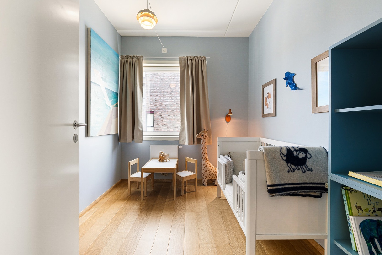 Soverom 2 egner seg perfekt som barnerom - svalt og koselig. Galleribilde