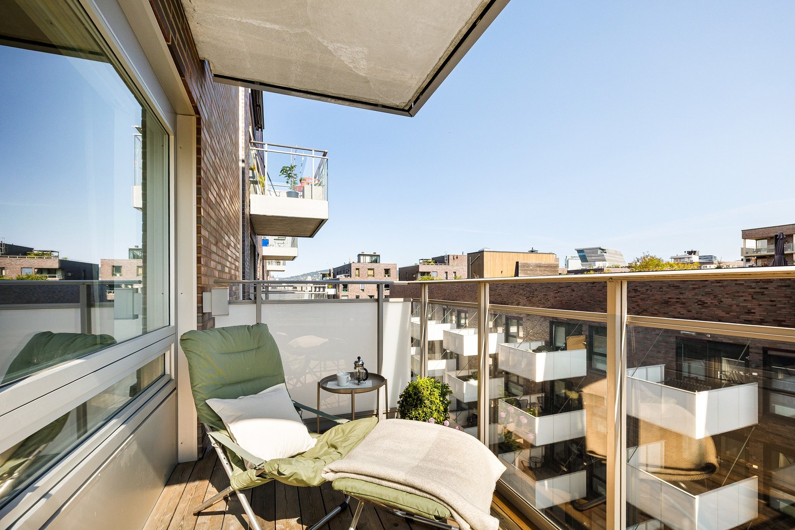 Balkongen er på 4.6 kvm. Galleribilde