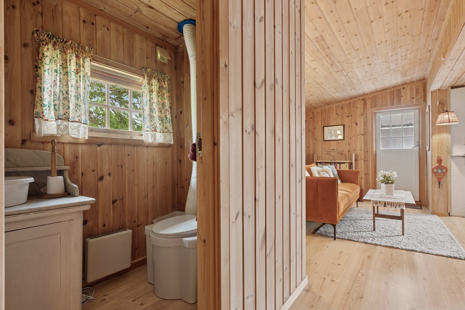 Toalettrommet. Galleribilde