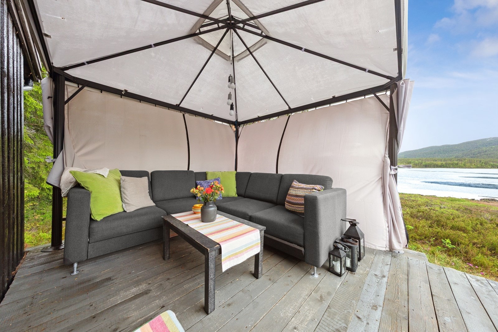 Her kan man nyte sene sommerkvelder. Galleribilde