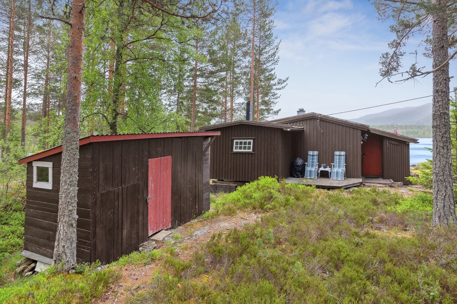 Hytta har adkomst via sti fra parkeringen ca. 150 - 200 meter. Galleribilde