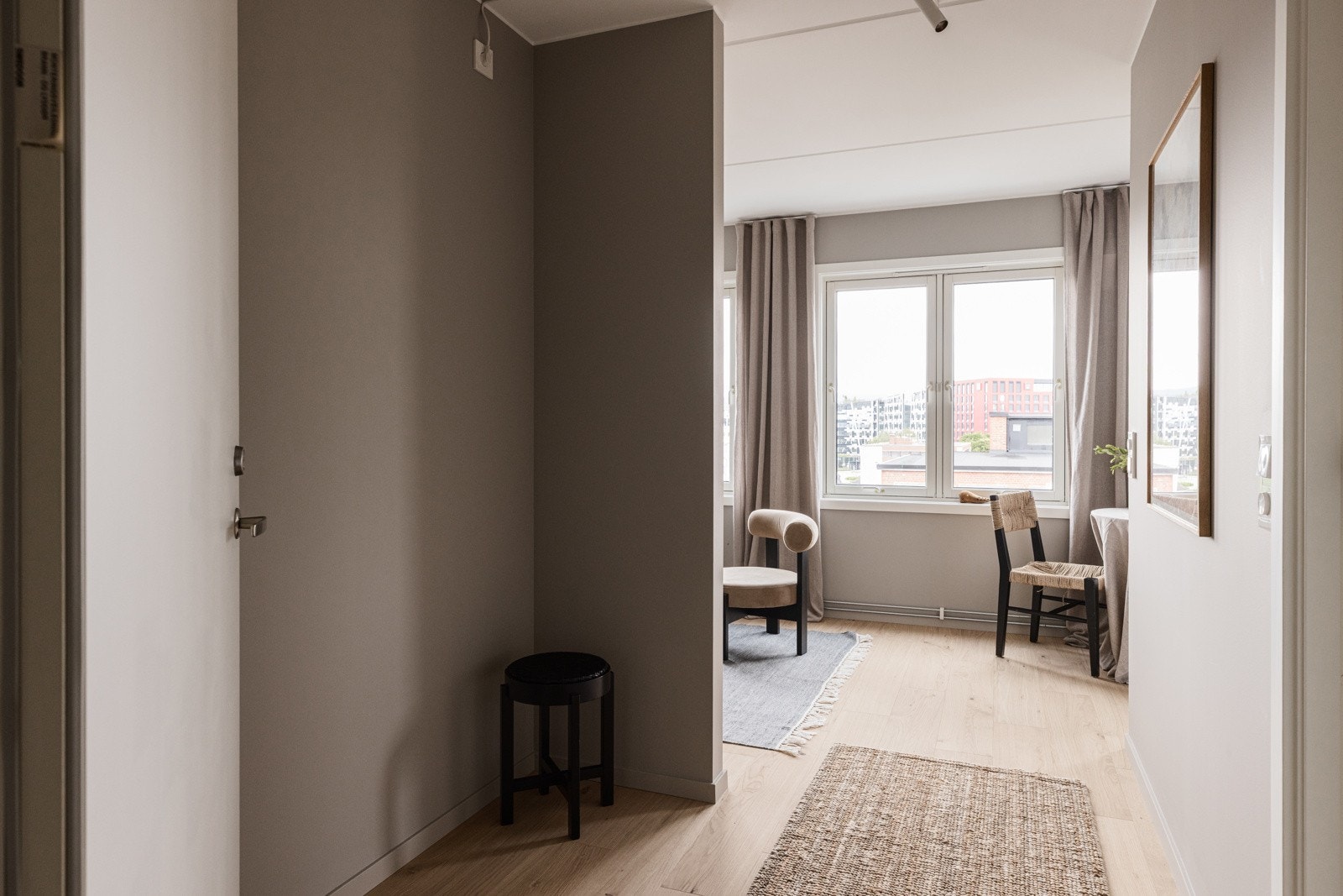 Gang inn til stuen i hybel. Galleribilde