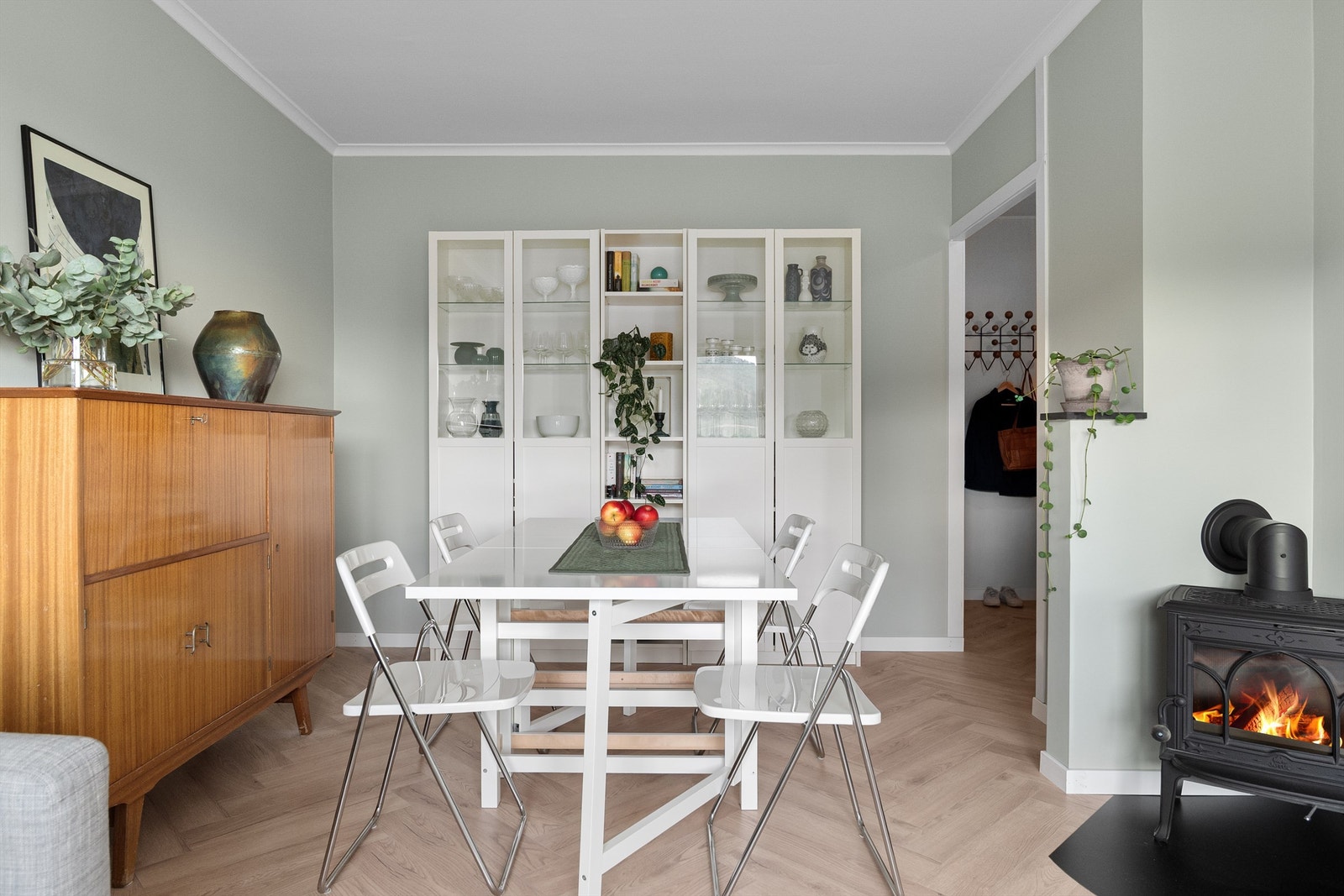 - Plass til et spisebord av god størrelse - Galleribilde